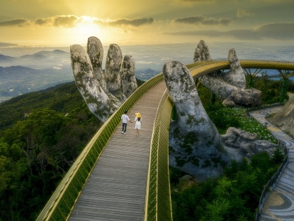 Golden Bridge - Iconic sympol of Danang