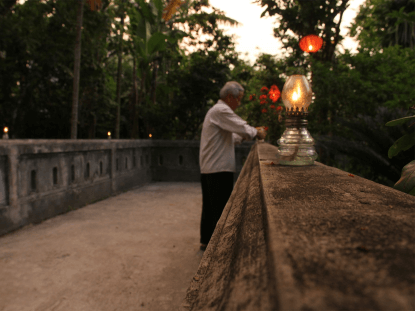 Home Dining with locals in Hue acncient garden houses