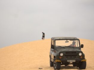 Red sand dunes Mui Ne