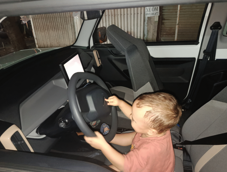 kørsel med børn på den forkerte måde i Vietnam